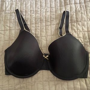 Black t-shirt bra